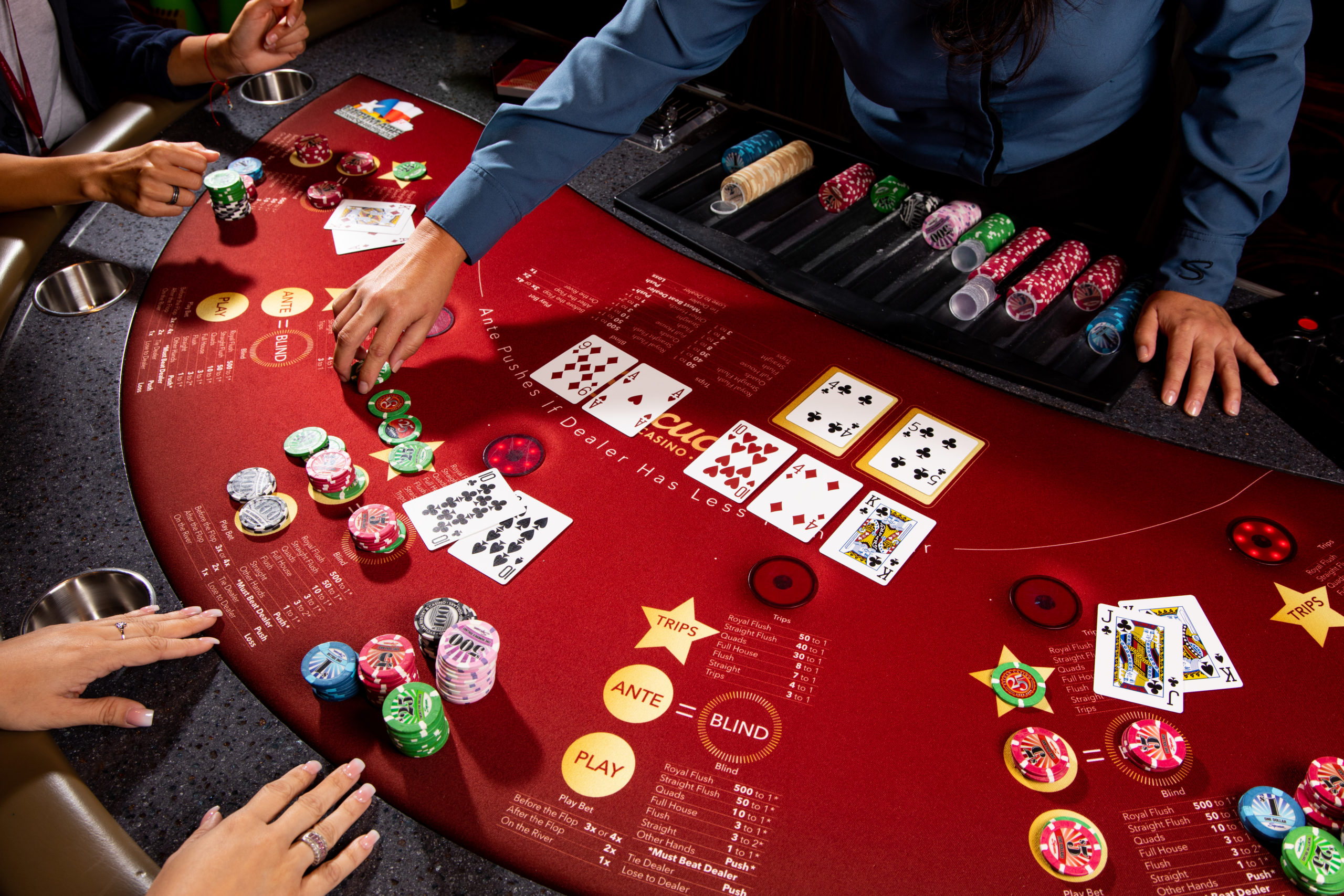 ufa365 เว็บตรง เดิมพันเริ่ม 10 บาท ราคาน้ำดีที่สุด พร้อมโปรโมชั่นตลอด 24 ชม.